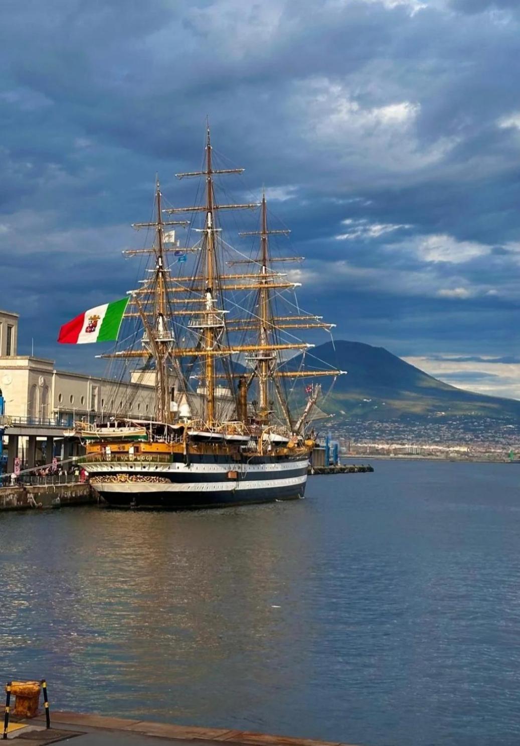 Sottosopra Chiaia Naples